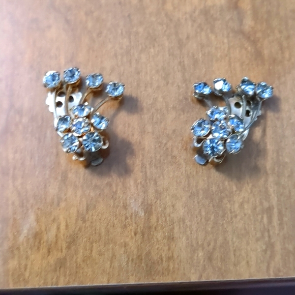Jewelry - Rhinestone Fan 1950's-60's Clip on Earrings